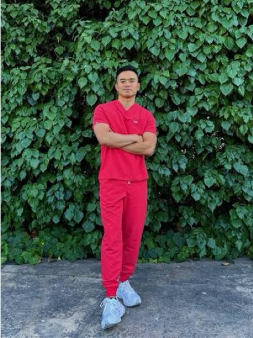Men’s figs scrubs set in hibiscus size M